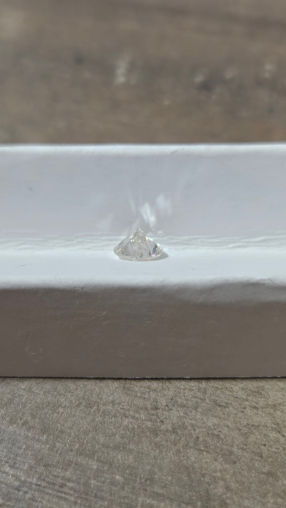 GIA 0.60 CT Natural RB J I2