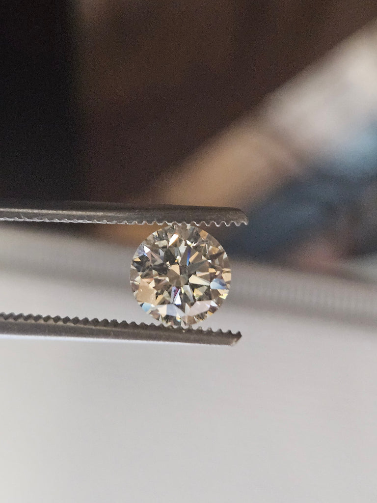 GIA 1.11 Round Brilliant Cut Natural, L, VS2 -59