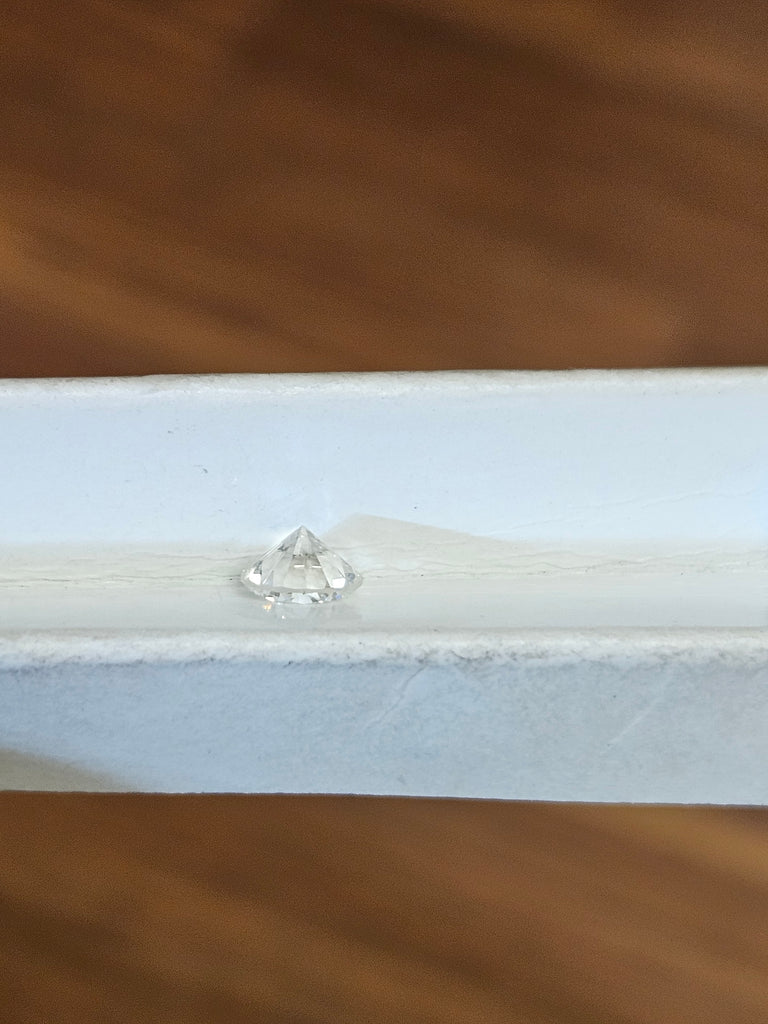 1.03 CT Natural Round Brilliant Cut K I1
