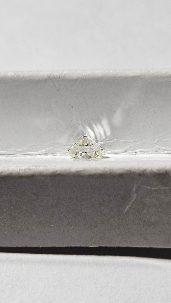 GIA 0.73 Natural Round Brilliant, K SI2