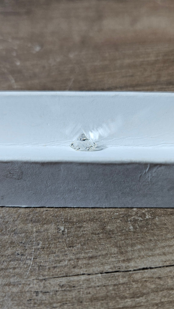 GIA 0.93 CT Natural Round Brilliant I VVS2 -60