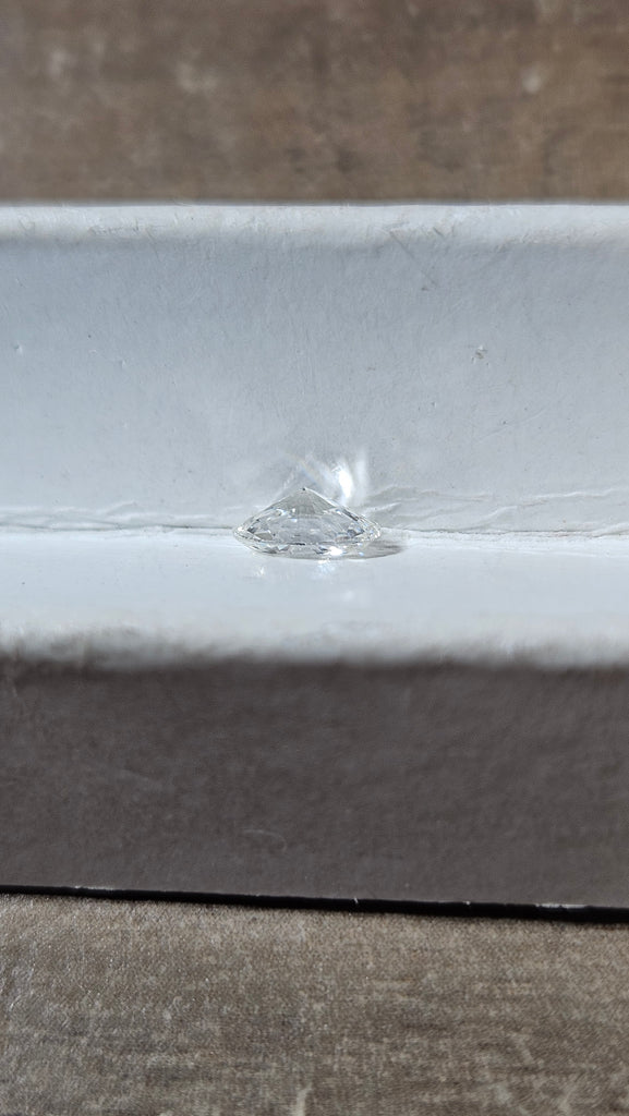0.38 CT Natural Oval Cut H+ VS2