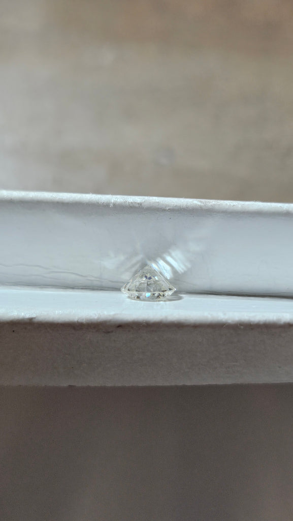 GIA 0.96 CT Round Diamond, J, VS2