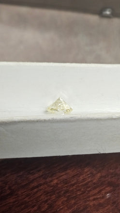 1.07 CT Round Diamond Vibrant Fancy Like Yellow VS1+