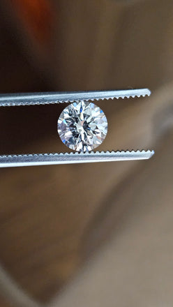 1.02 CT Natural Round Diamond, D-E, I1