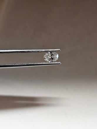 0.48 CT Natural Oval Cut Diamond G- VS