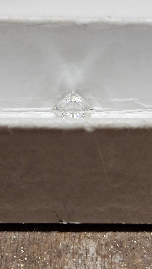 GIA 0.70 CT Natural Round Brilliant G SI2 -60