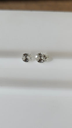0.52 TCW Non-matching Natural Pears I SI+