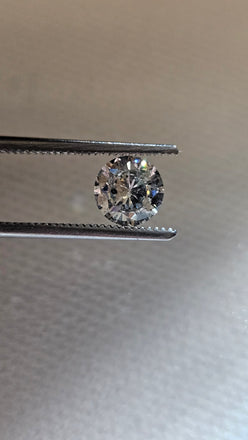 0.94 CT Natural Round Brilliant Cut H+ I2 -70