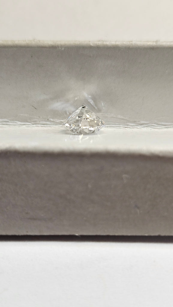 1.00 CT Natural Round Diamond, F, SI2