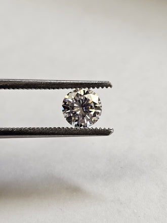 GIA 0.70 CT Round Diamond, F, SI1