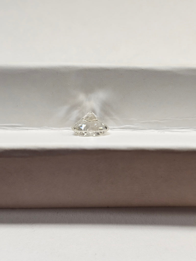 1.12 CT Natural Round Brilliant Cut J, VVS2