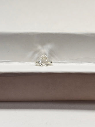 1.12 CT Natural Round Brilliant Cut J, VVS2