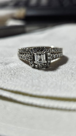 IGI Center Stone EST 0.70 CT Emerald Diamond, H-I, VS2-SI1