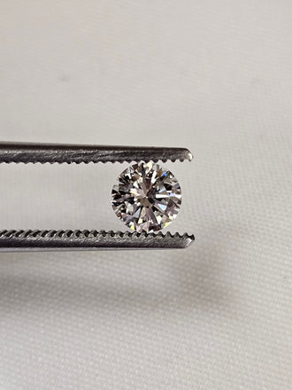 0.56 CT Natural Round Brilliant G VS