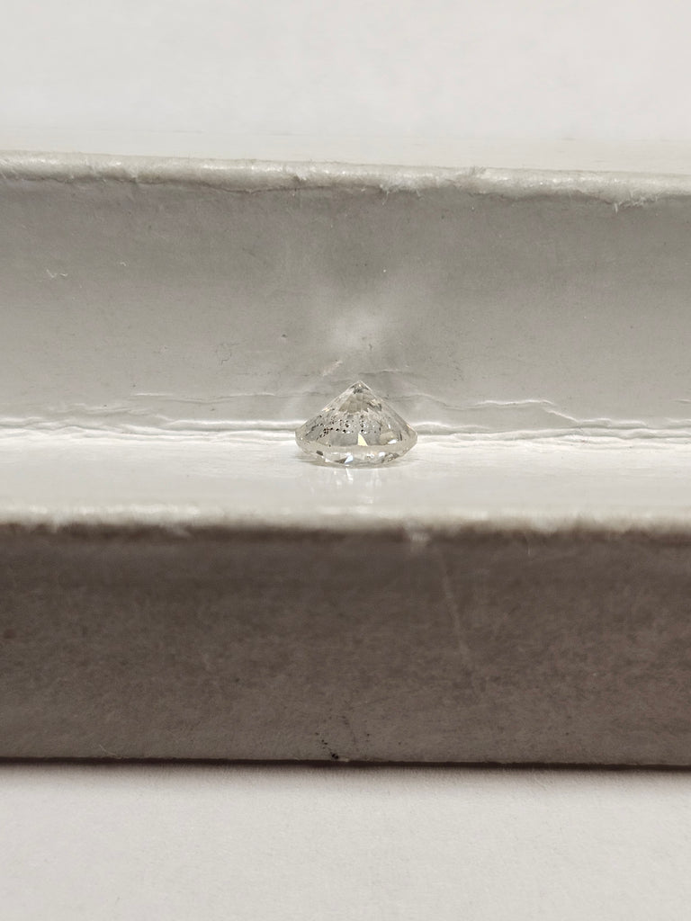 0.71 CT Natural Round Brilliant, J I1