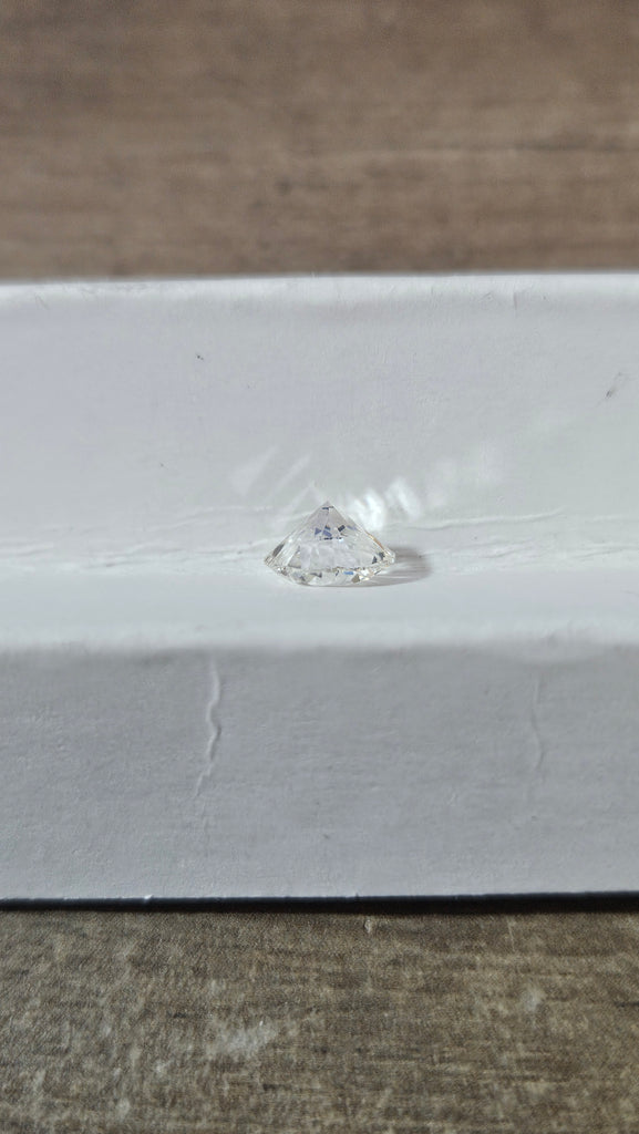 0.76 CT Natural Round J VS1-VS2