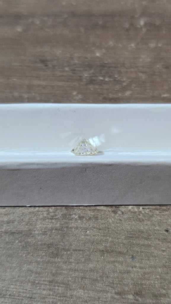 1.02 CT Natural Round Brilliant L-M SI2