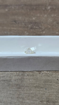 1.02 CT Natural Round Brilliant L-M SI2