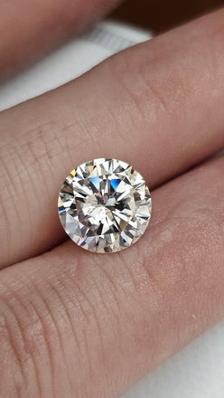 3.77 CT Natural Round Brilliant IJ I1