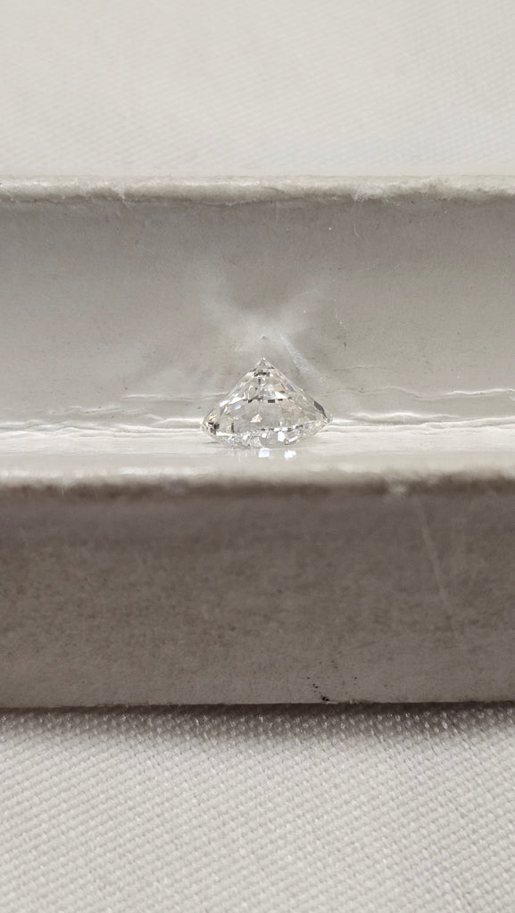 GIA 1.01 CT Natural Round Brilliant E SI2