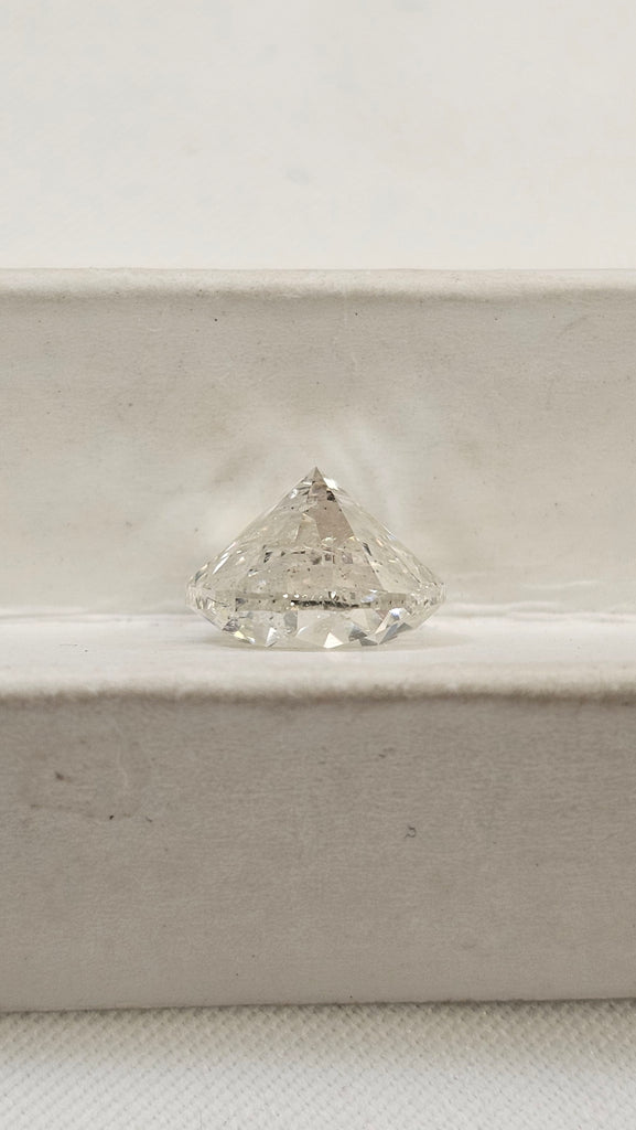 3.01 CT Natural Round Brilliant GH Imperfect