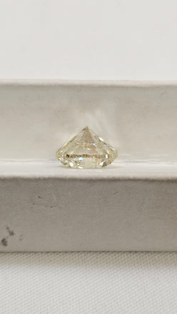 3.20 CT Natural Round Brilliant MN I1