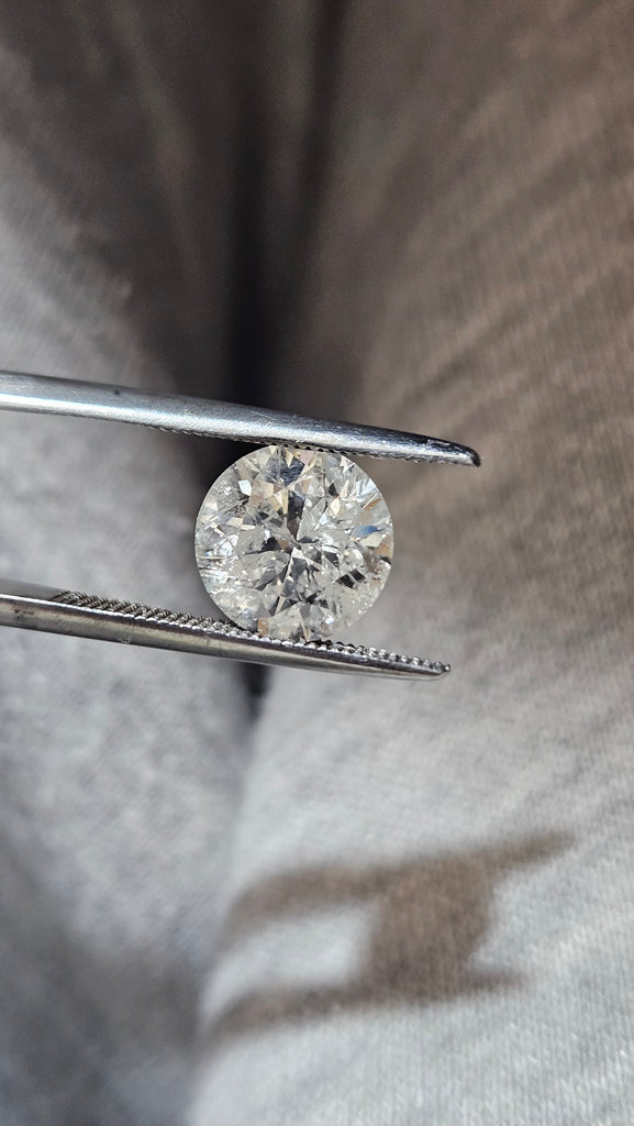 3.01 CT Natural Round Brilliant GH Imperfect