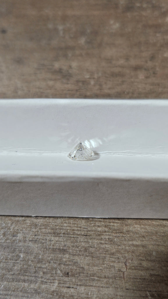0.70 CT Natural Round Brilliant HI SI1