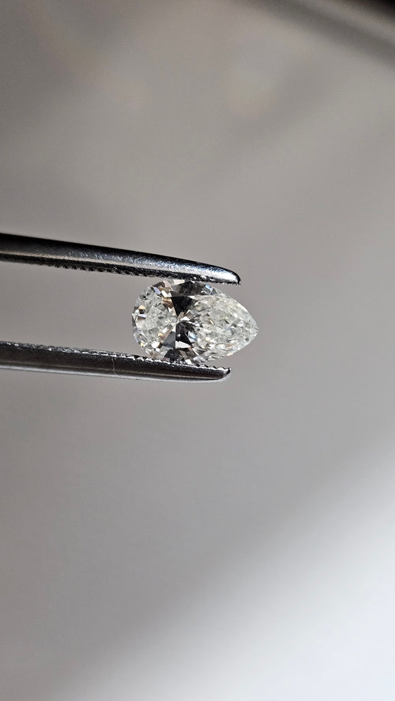0.65 CT Natural Pear Brilliant I SI2-SI1