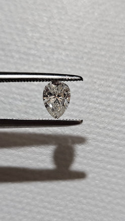0.56 CT Natural Pear Brilliant I SI2