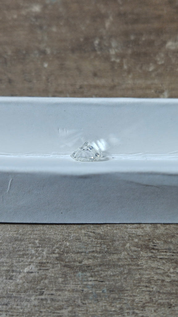 0.94 CT Natural Round Brilliant HI I2