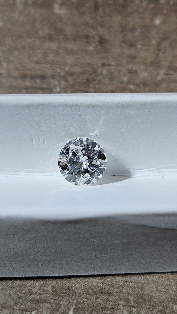 0.94 CT Natural Round Brilliant HI I2