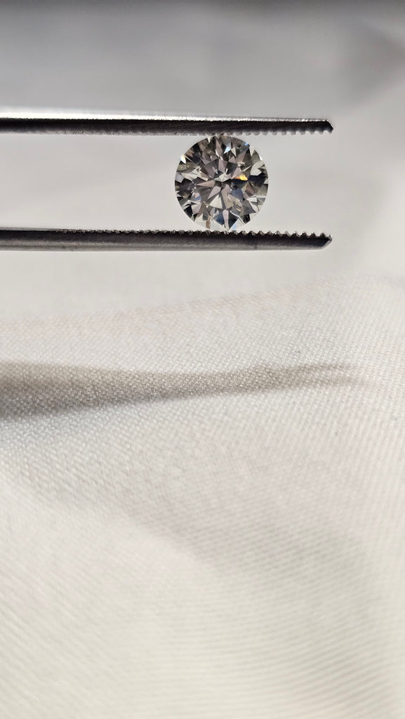 1.11 CT Natural Round Brilliant KL VS