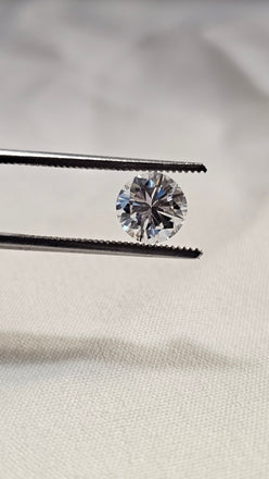 1.46 CT Natural Round Brilliant HI VS2