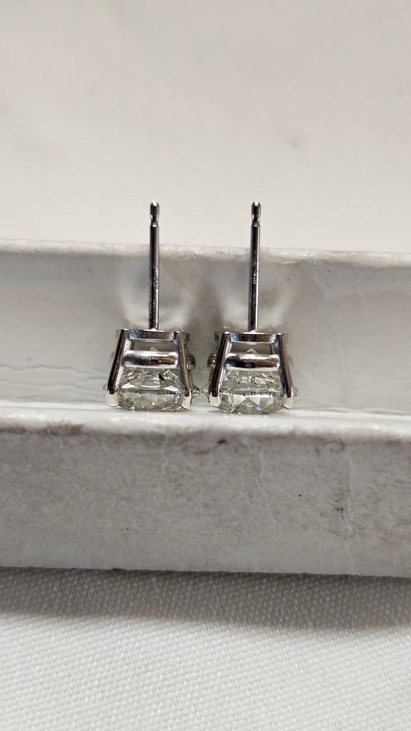 3.00 CTTW Natural Diamond Studs GH I1