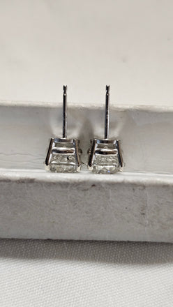 3.00 CTTW Natural Diamond Studs GH I1