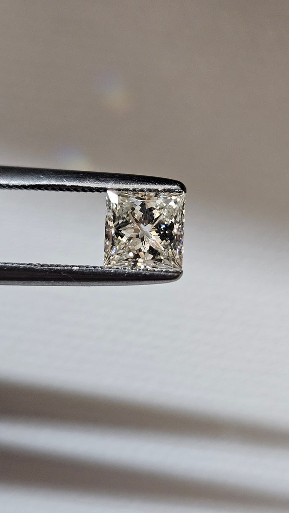 0.90 CT Natural Princess Cut JK SI2