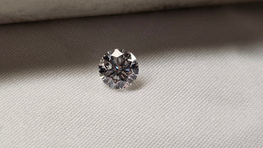 1.01 CT Round Brilliant Natural Diamond D SI2