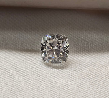GIA 1.06 GIA Natural Cushion Cut H VVS2
