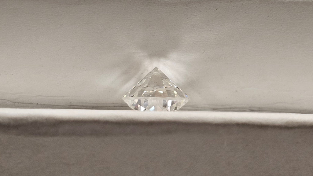 1.05 CT GIA Round Brilliant Natural Diamond G VS2