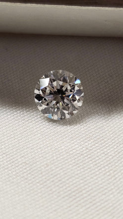 1.05 CT GIA Round Brilliant Natural Diamond G VS2