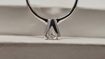 1.00 CT Oval Cut Natural Diamond Ring F-G I1