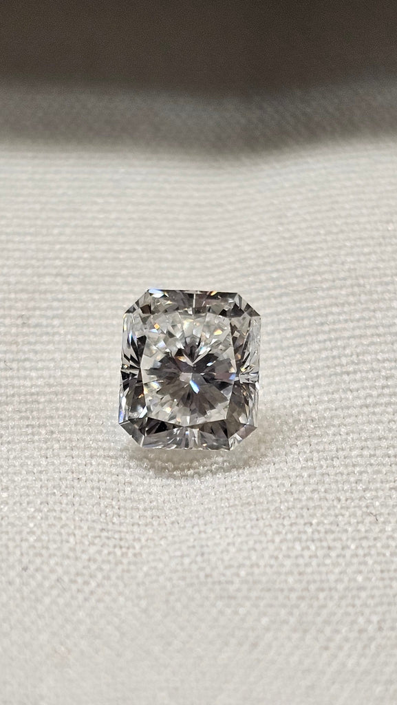 1.10 CT GIA Radiant Cut Natural Diamond G SI2
