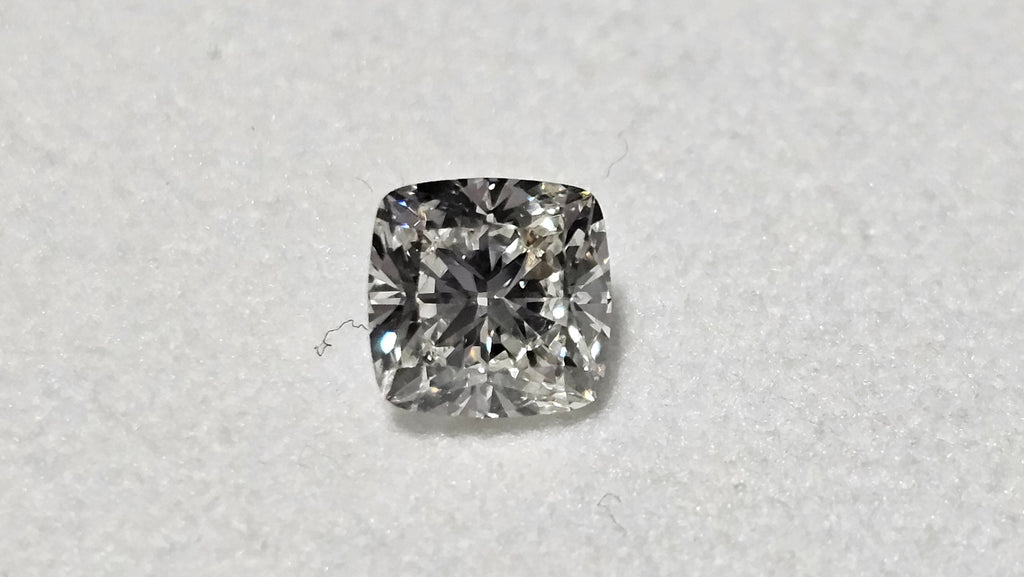 1.01 CT GIA Cushion Cut Natural Diamond J VVS1