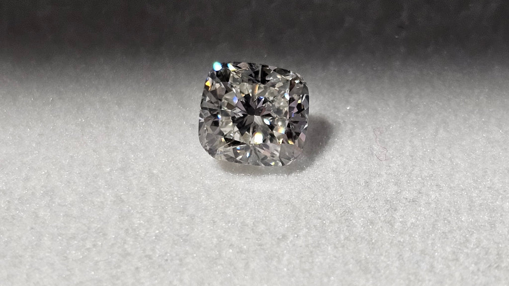 1.01 CT GIA Cushion Cut Natural Diamond J SI1