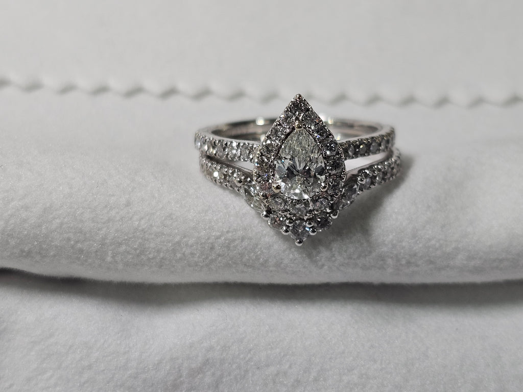 14KT Neil Lane WG Wedding Band Set 1.50-1.75 CTTW 0.50 CT Pear Shape G-H SI2-I1 Center