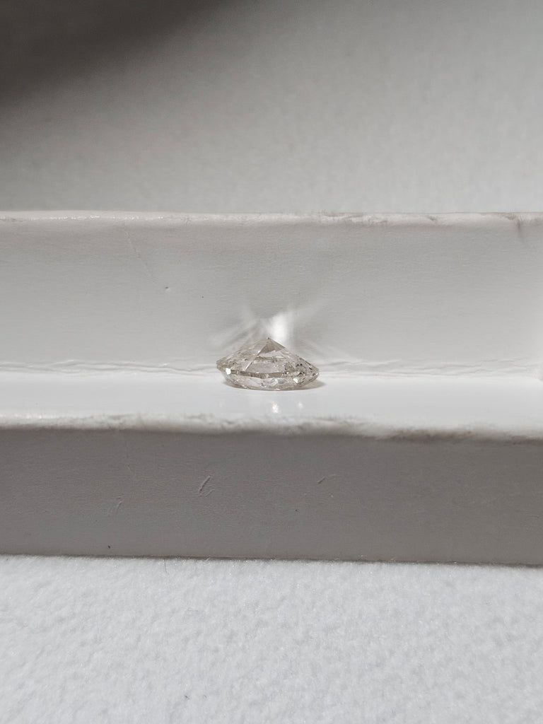 1.03 CT IGI Oval Brilliant Natural Diamond J I1