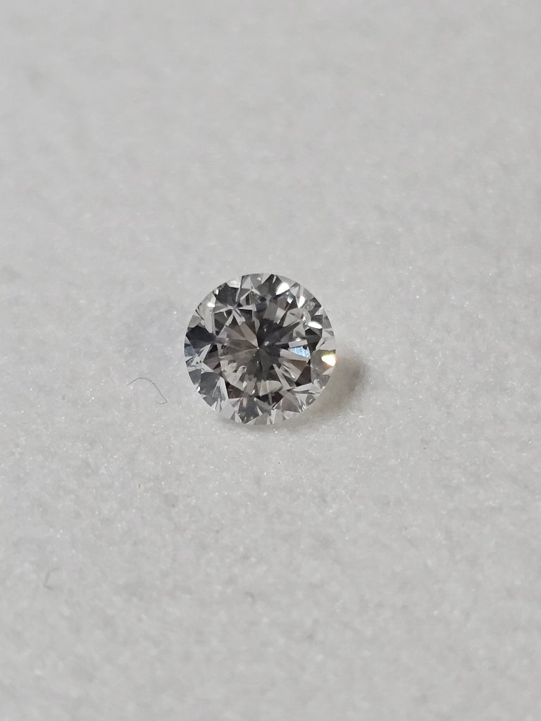 0.64 CT Round Brilliant Natural Diamond G-H I1