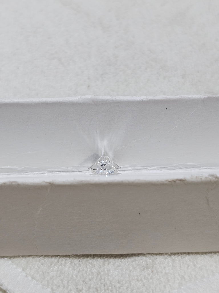 0.59 CT Natural Round Brilliant HI I1